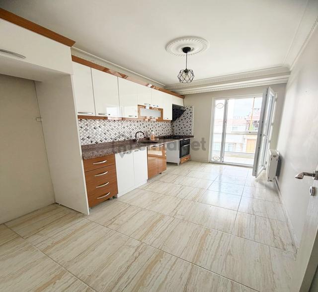 Mehterçeşme Mh'de Ön Cephe Balkonlu Asansörlü 2+1 Kiralık Daire 5