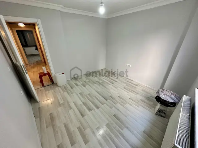 Tuncaydan Cadde Arkası Yeni İçi Boş Satılık 1+1 Daire 5