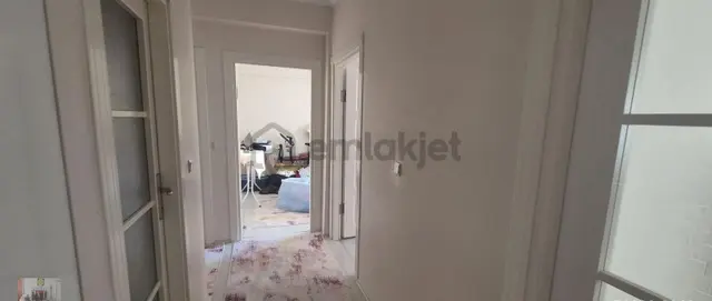 Karşıyaka Da Atatürk Lisesine Yakın Konumda Kiralık 4+1 Daire 2