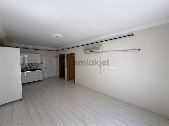 Kırmızı Gayrimenkulden Eşyasız 1+1 4