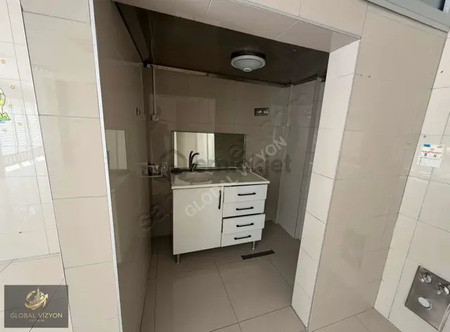 Pendik Alt Kaynarca'da 90m² Kiralık Dükkan 2