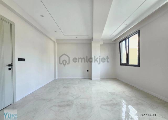 Denizli Şemikler Mahallesinde 2+1 120 M2 Naz Bayrak Yakını Satılık Bahçe Katı 3