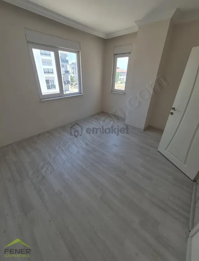 Site İçerisinde Güney-doğu-kuzey Cepheli Asansörlü 2+1 3