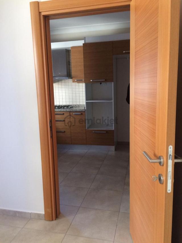 Feneryolun'da Hastahane Yakını3+1 Kiralık Daire 4
