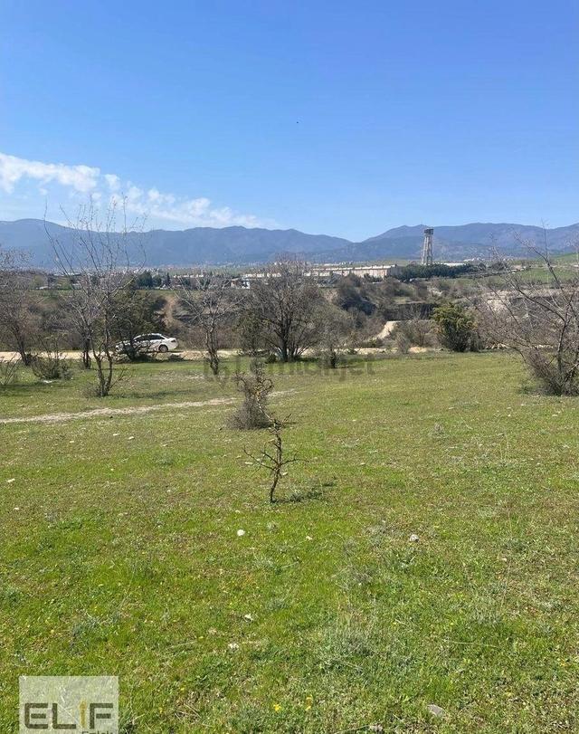 Karıt'ta Harika Lokasyonda Satılık Yatırımlık Tarla 1