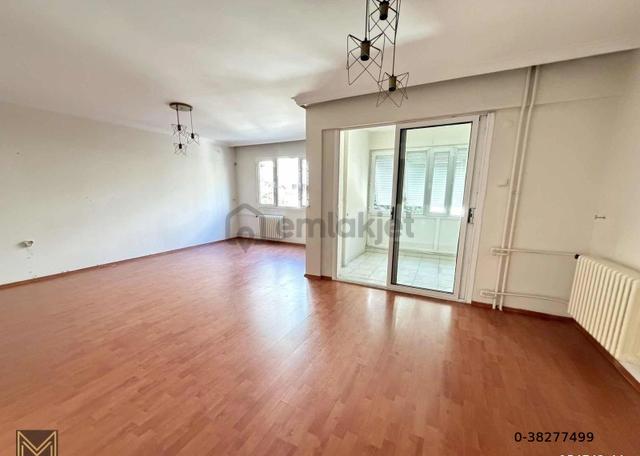 Bahçelievlerde Sakin Sokakta Merkezi Sistemli 3+1 Kiralık Daire 1