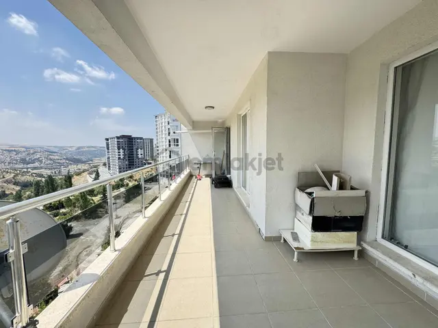 Ege Mah. Sitede Cadde Üzeri Geniş Kullanımlı Kiralık 3+1 2
