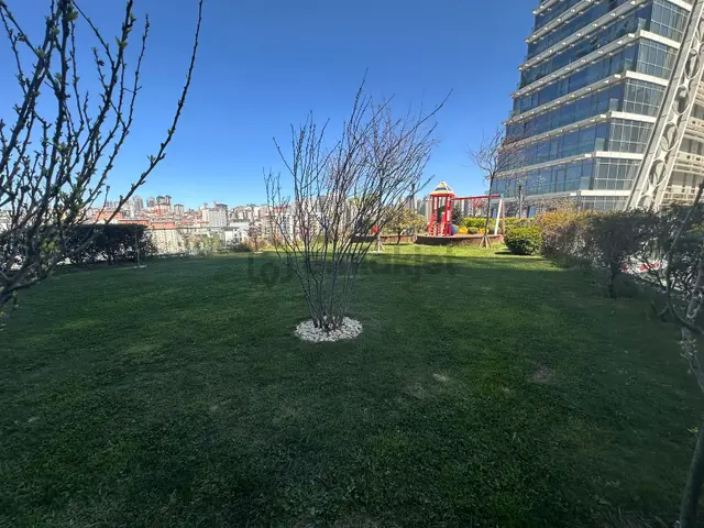 Ataşehir Finans Merkezi'nde Adalar/deniz Manzaralı Satılık 1+1 3