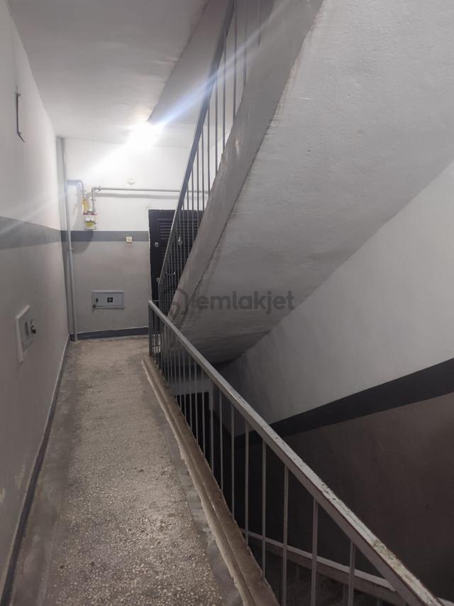 Bağlar 5 Nisan Mahallesi Cuma Pazarı Civarında Acil Satılık 3+1 Temiz Daire 5