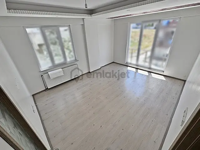 Kızılpınar'da Yatırım & Oturuma Uygun 2+1 Ön Cephe Satılık Daire 1