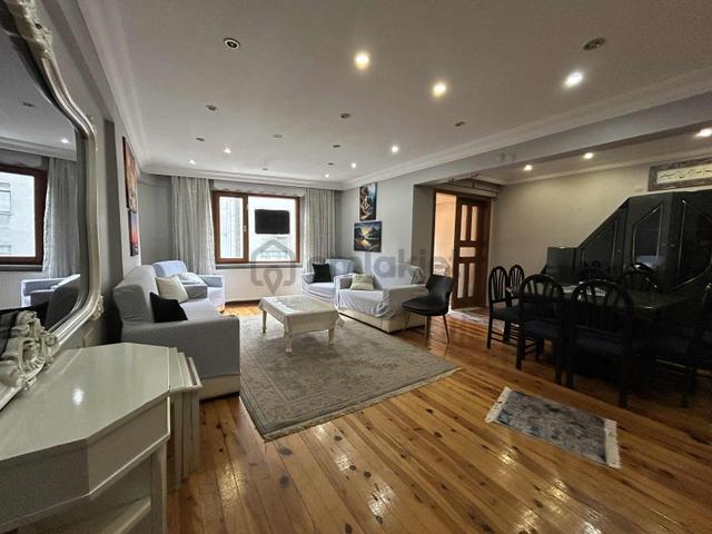 Çamçeşme Mahallesi'nde Cadde Üzeri Full Eşyalı 1+1 60 M² Net 5