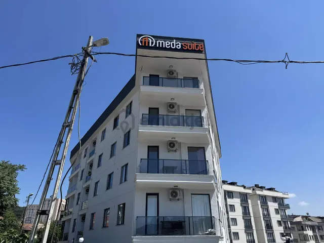 Meda Suit Rezidans Full Eşyalı Güvenlikli 2+1 Kiralık Daire
