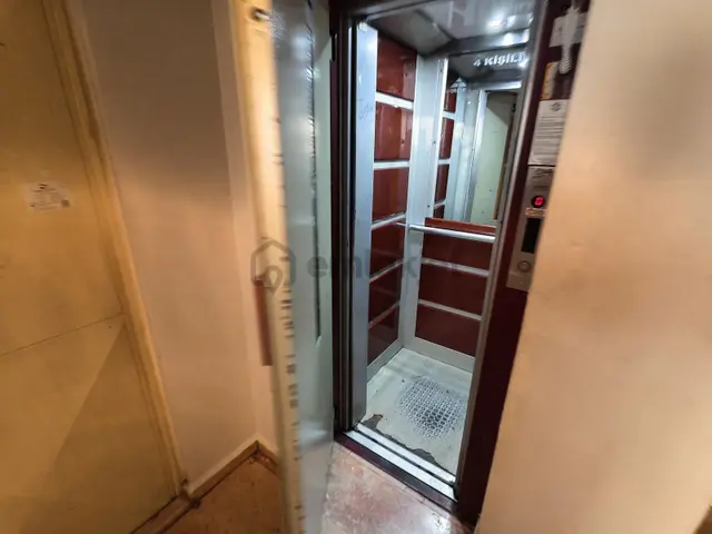 Pera'dan Yenibağlar Karargah Sk. Geniş Ferah Kiralık 1+1 Daire 3
