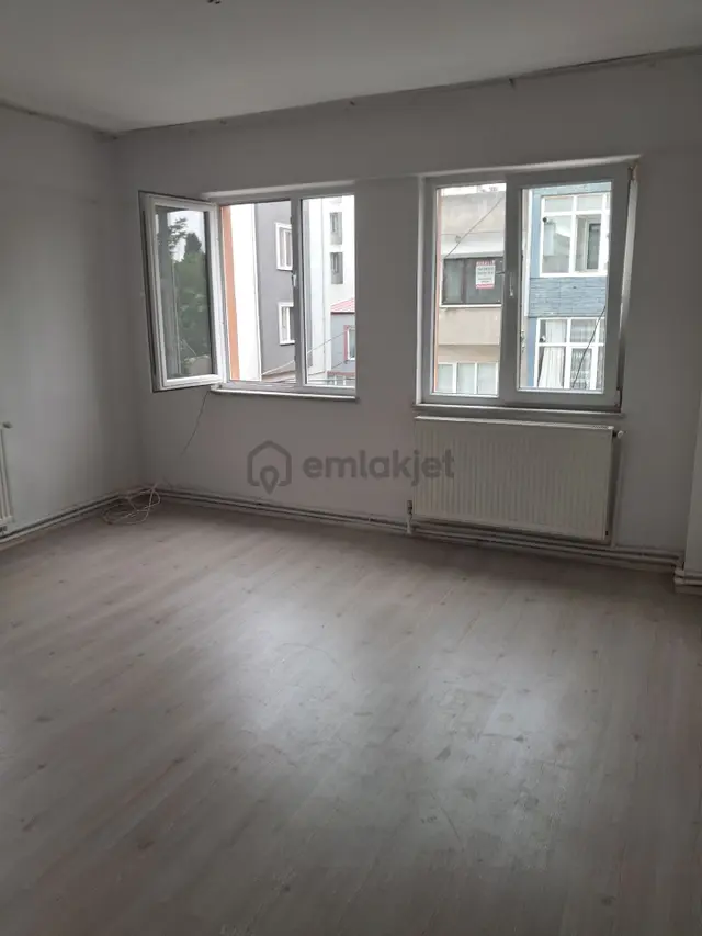 Bandırma İhsaniye Mahallesinde Kiralık 2+1 Esyasiz Daire 4