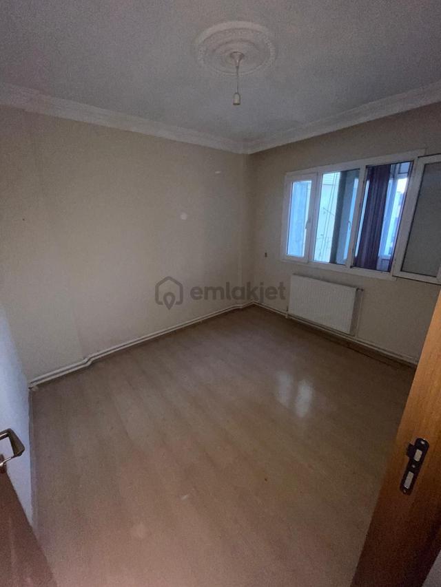Acil Satılık Turgutlu Yedieylül Mahal Cumhuriyet Caddesi Üzerinde 115 M2 3+1 Doğalgazlı Son Kt Daire 5