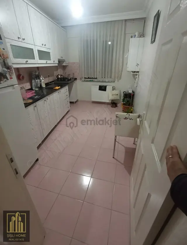 Nurtepe Metro Yakını İyi Konumda 120 M² 2+1 Satılık Fırsat Daire 4