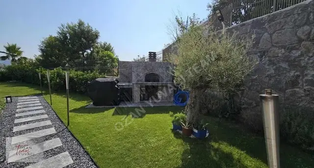 Yalıkavak'ta Satılıktek Katlı, Tam Müstakil Villa, 975m² Arsa, 3