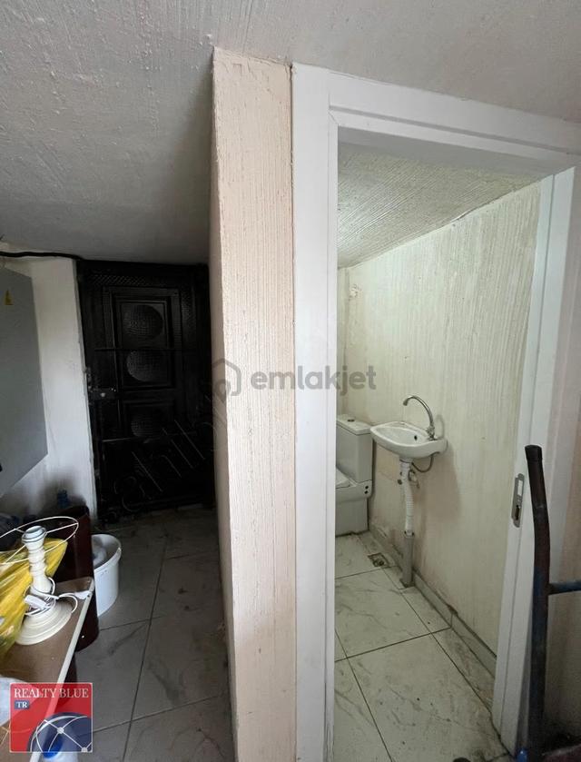 Sancaktepe Yunus Emre'de Kiralık 35 M2 Dükkan 4