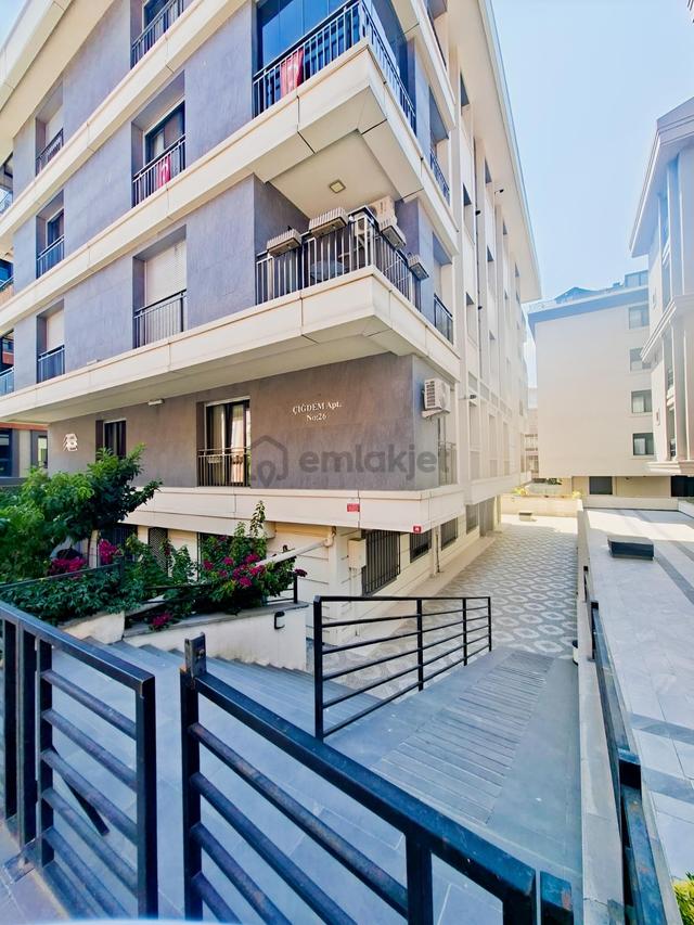 Metro Ve Metrobüse Yakın Ömür Avm Arkasında Kiralık 1+1 Daire 4