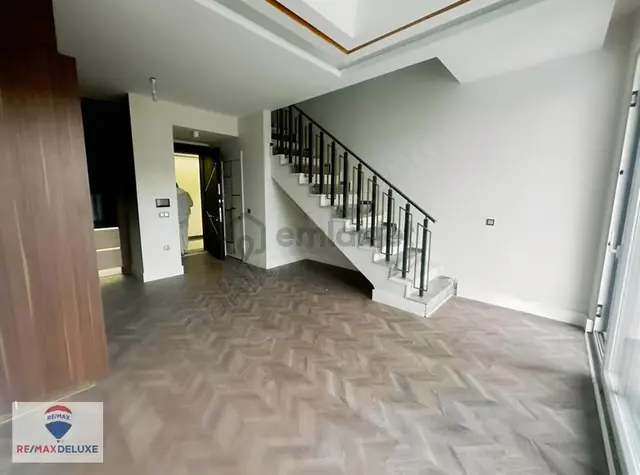 Zeray Esil Sitesinde 1+1 Geniş Tip Çatı Dubleks Kiralık Daire 2