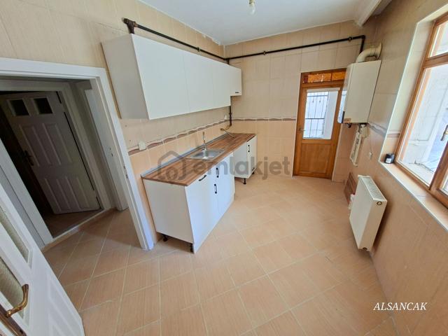 Merkezi Konumda 3+1 Bakımlı Masrafsız Kiralık Daire 3