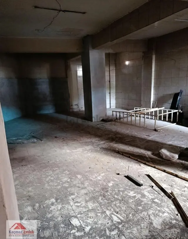 Bayrampaşa Muratpaşa Kaçmaz'dan Kiralık B 130m2 Sanayi Ceryan Yüksek Tavan Y.bodrum Dünkkan 2