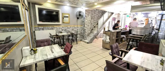Köfteciler Sokağı'nın En İşlek Noktasında 4 Katlı Kiralık İşyeri 3