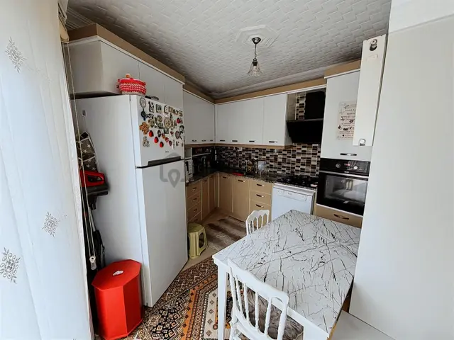 Şeyhsinan Mahallesi Japon Pazarı Civarı Satılık 3+1 Daire 2