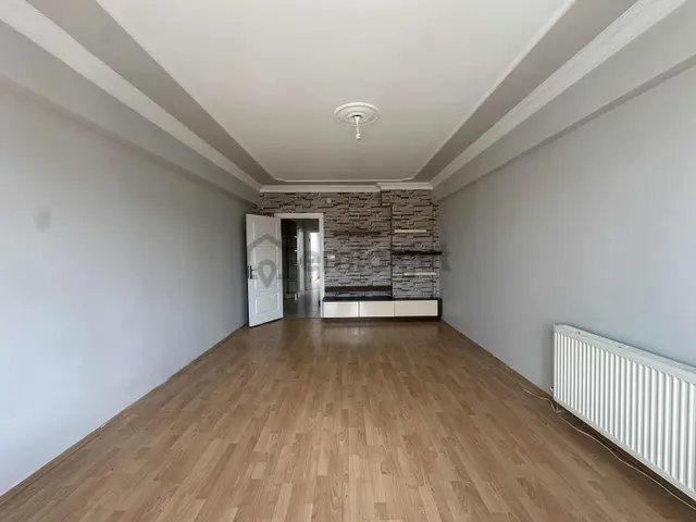 Tuğra'dan Reşadiye Mahallesinde 2+1 Geniş Satılık Daire 5