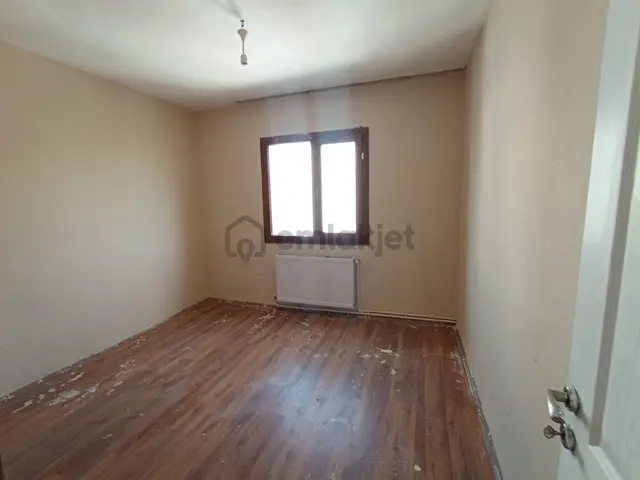Karabağlar Eserkent Merkezde 3+1 120 M2 Doğalğazlı Kiralık Daire 1