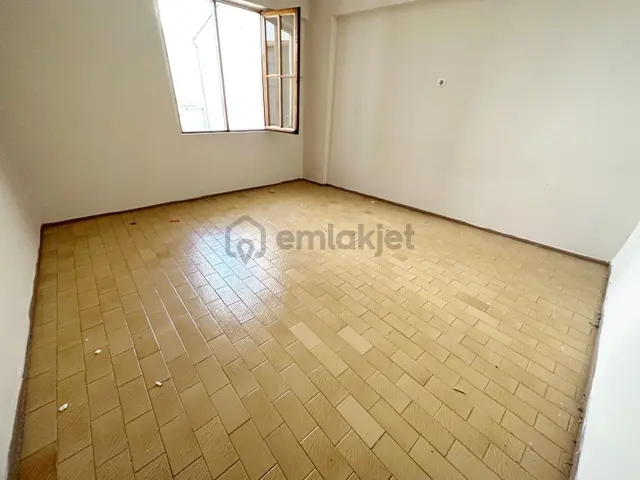 Edremit Merkez'de Arakat Kiralık Daire 4