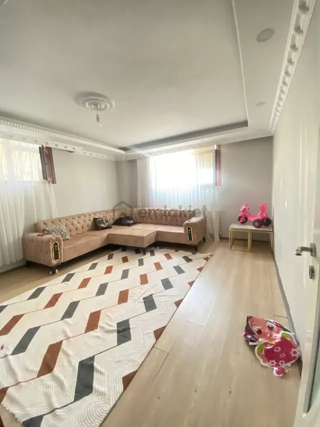 Başakşehir Güvercintepe’de Satılık Ferah 2+1 Bahçe Katı | 85 M² 5