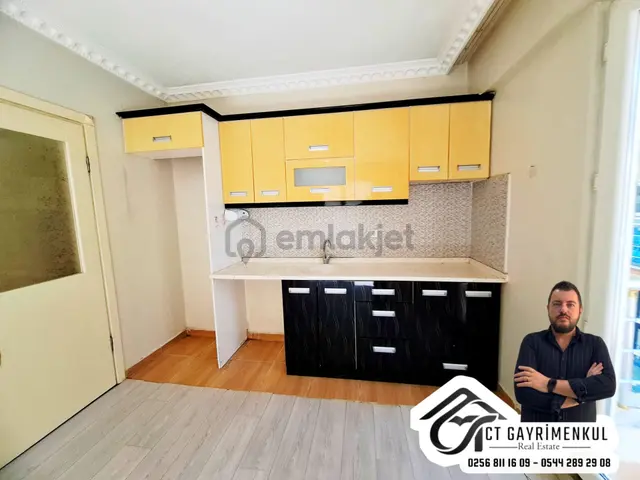 Didim'de Satılık 1+1 Orta Kat Çarşı Pazara Yakın Mesafede Fırsat Daire 3