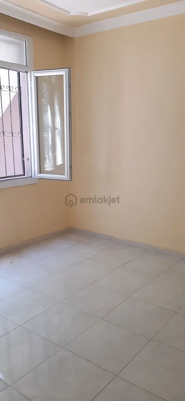 Karabaglar Gülyakada Kiralık 2+1 Daire 3