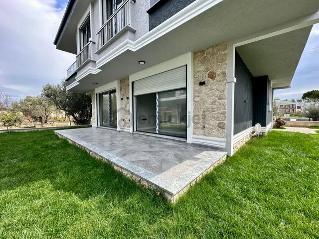꧁ay Emlaktan꧂küçükkuyu'da Denize Sadece 50 Mt Yüzme Havuzlu Satılık 3+1 Ultra Lüks Villa 3