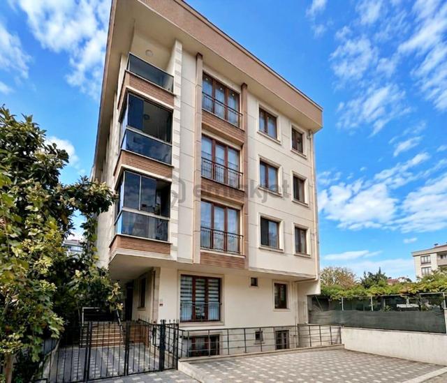 Beylikdüzü Yakuplu'da Fuzulev'e Uygun Satılık 2+1 Daire 1