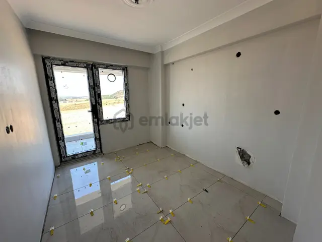 Ege Emlak'tan Yeni Mahalle De Satılık Ara Kat 2+1 Sıfır Daire 2