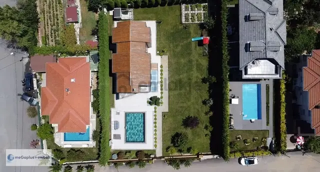 Şile'de 1.064m2 Arsa İçinde Özel Tasarımla Yapılı Satılık Villa 1