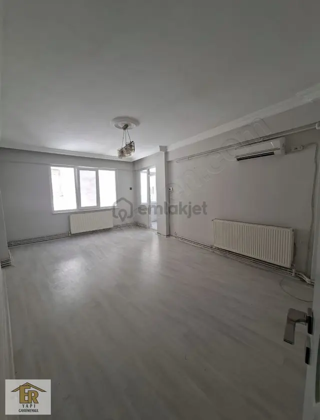 Hisariçi Mahallesinde Çarşı Merkezinde Kiralık 2+1 Arakat Daire 1