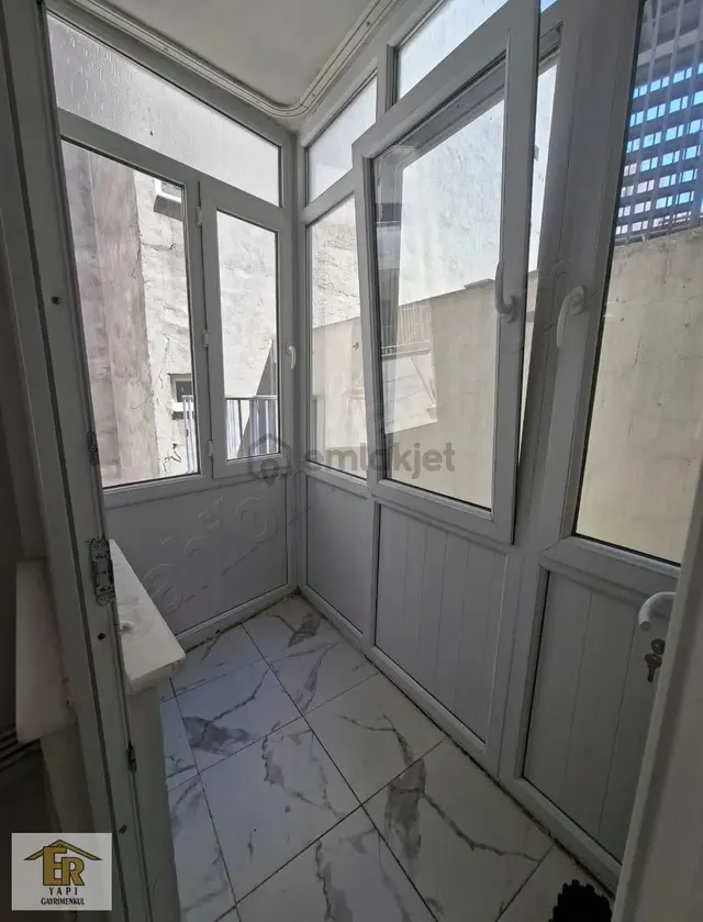 Hisariçi Mahallesinde Çarşı Merkezinde Kiralık 2+1 Arakat Daire 3