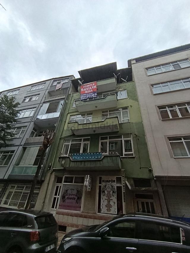 Şehir Merkezinde Yüksek Kira Getirilı Komple Satılık Bina 1