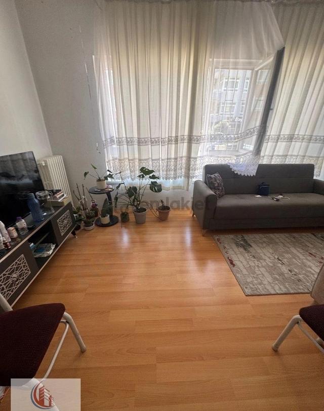 Emekte 2+1 Giriş 8.caddeye Yakın Merkezi 36 Bin Tl 4
