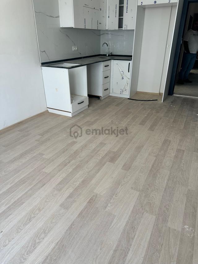 Bornova Kızılay Da Merkezi Konumda Sıfır 1+1 Daire 4