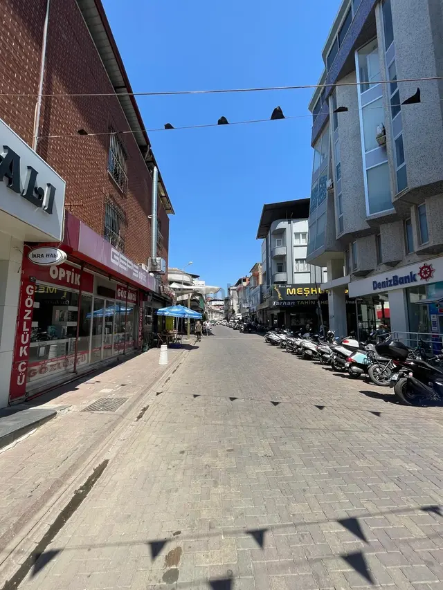 Hazar Gayrimenkul'den Çarşı İçerisinde Kurumsala 2 Katlı Dükkan 5