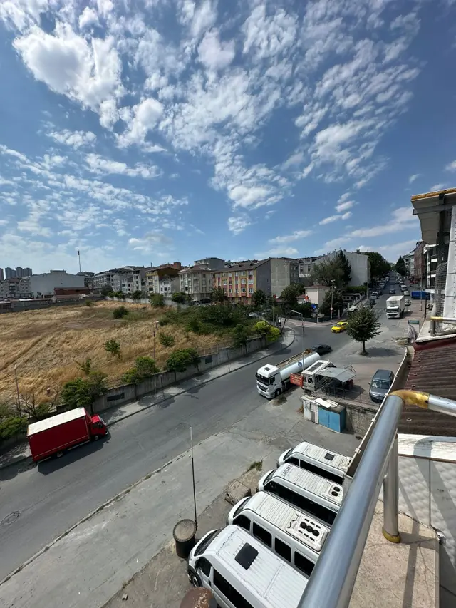 Esenyurt Kıraç Osmangazi Muhacir Mahallesi 1+1 Kiralık Daire Teraslı Çatı Katı Esen Caddesinde 3