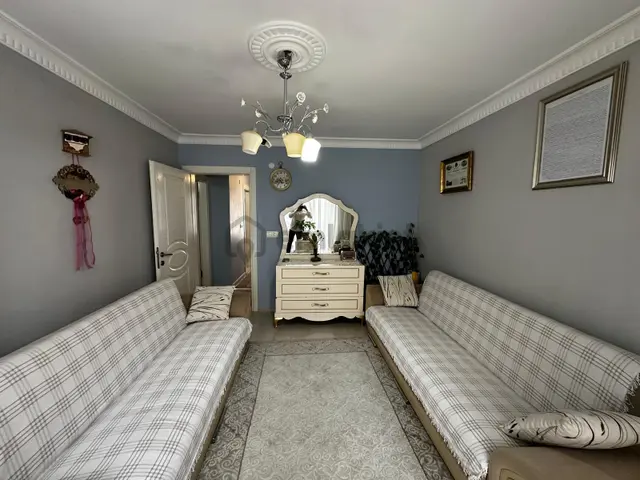 Eyüpsultan'da Sahile Yakın 2+1, Otoparklı Ara Kat Daire 3