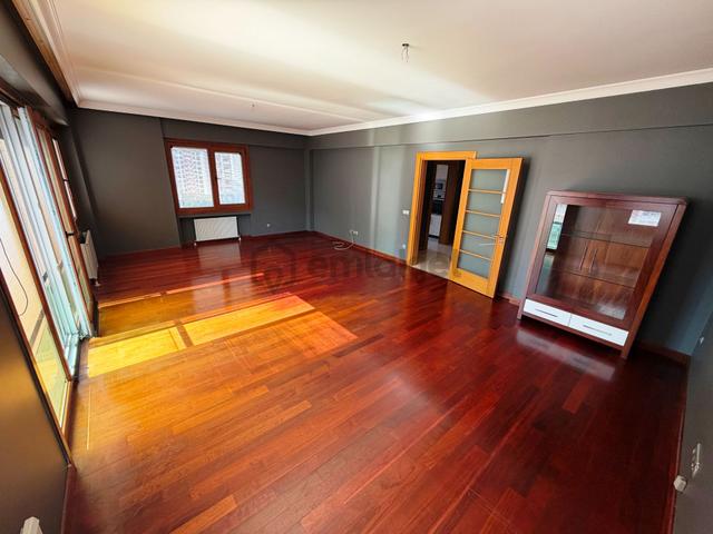 Bostancı City'de 7.kat Çift Banyolu Ankastreli 150m2 Kiralık 3+1 4