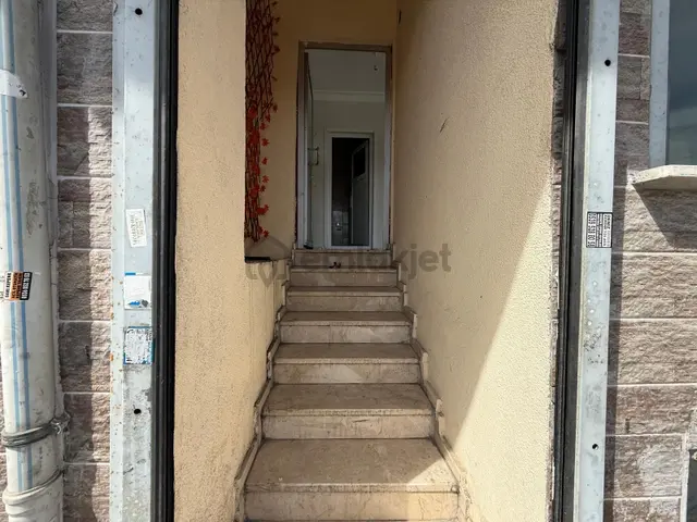 Arzu Emlaktan Gazi Mah Kiralık 5 Yaşında Dükkan 2