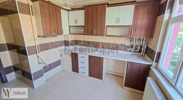 Akşemsettin Mah. Kardelen Market Karşısı Kiralık 3+1 Daire 1