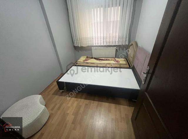 Bahçelievlerde Eşyalı 2+1 4
